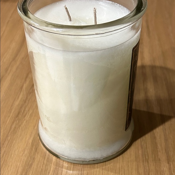 Tuscany Candle Iced Gingerbread Scented Candle Limited Edition - Picture 6 of 16